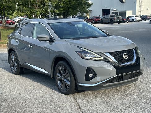 Used 2023 Nissan Murano Platinum w/ Cargo Package FWD image 3