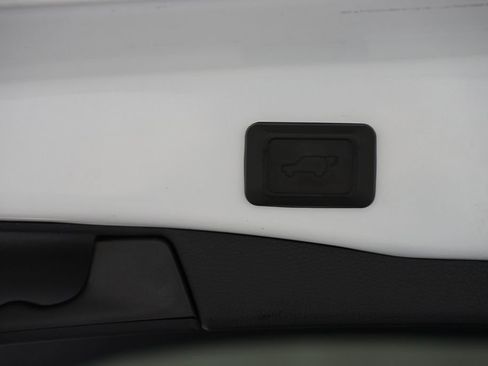 Certified 2022 Toyota RAV4 XLE w/ Convenience Package AWD/4WD image 34