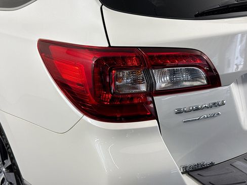 Used 2019 Subaru Outback 3.6R Limited AWD/4WD image 36