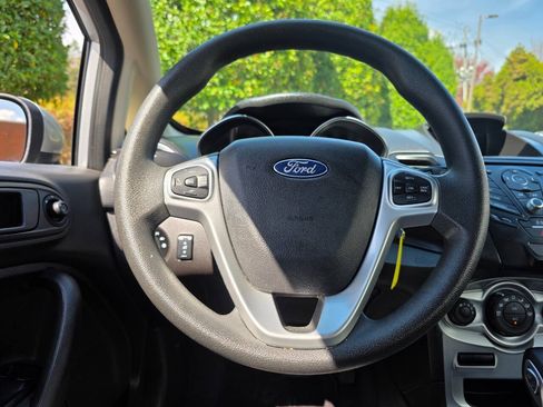 Used 2017 Ford Fiesta SE FWD image 17