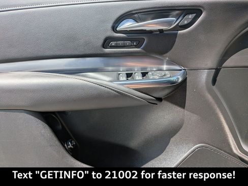 Used 2025 Cadillac XT4 Premium Luxury FWD image 29