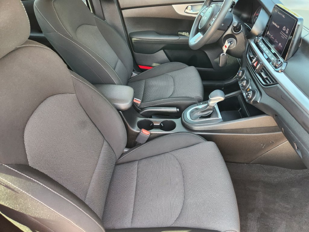 Used 2023 Kia Forte LXS w/ LXS Technology Package FWD image 19