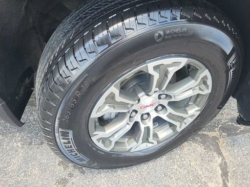Used 2025 GMC Sierra 1500 SLT AWD/4WD image 4