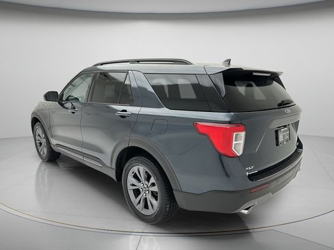Used 2023 Ford Explorer XLT w/ Equipment Group 202A AWD/4WD image 4