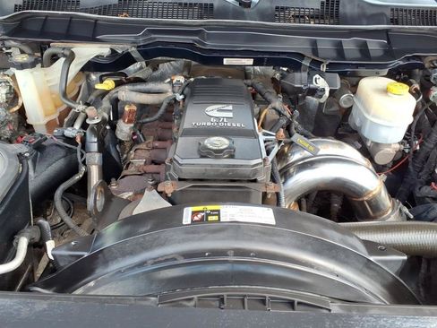 Used 2015 RAM 2500 Tradesman w/ Chrome Appearance Group AWD/4WD image 9