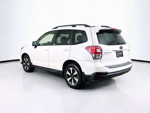 Used 2017 Subaru Forester 2.5i Premium w/ All-Weather Package AWD/4WD image 5
