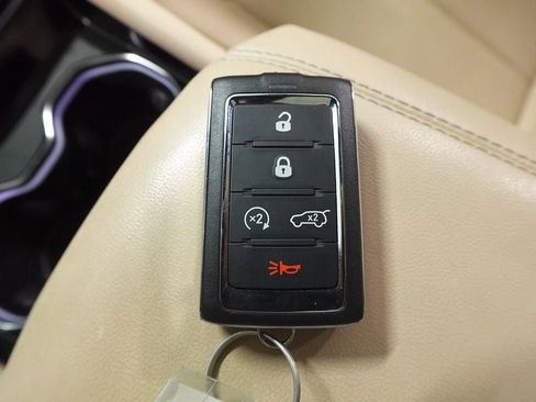 Used 2023 Jeep Grand Cherokee L Limited w/ Luxury Tech Group II AWD/4WD image 23