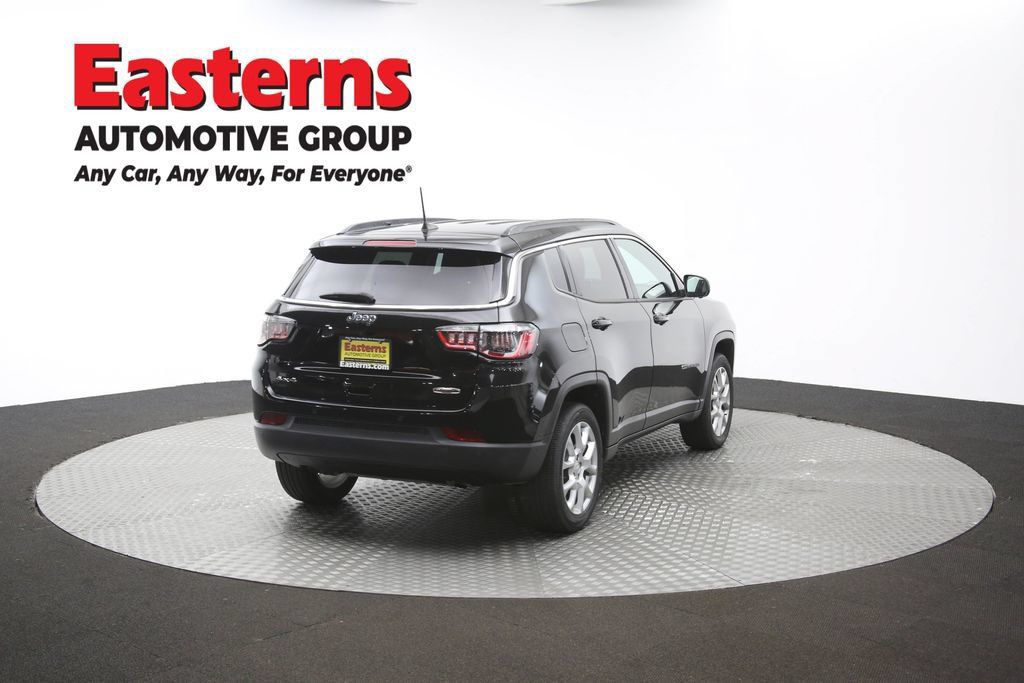 Used 2024 Jeep Compass Latitude AWD/4WD image 38