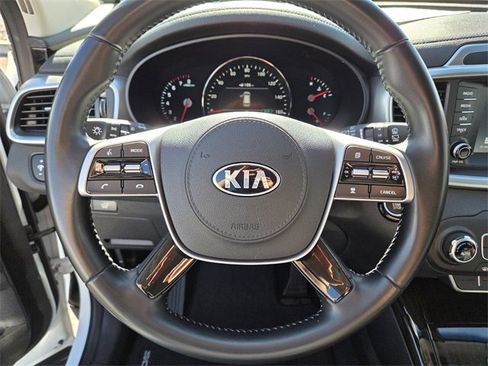 Certified 2020 Kia Sorento EX image 18