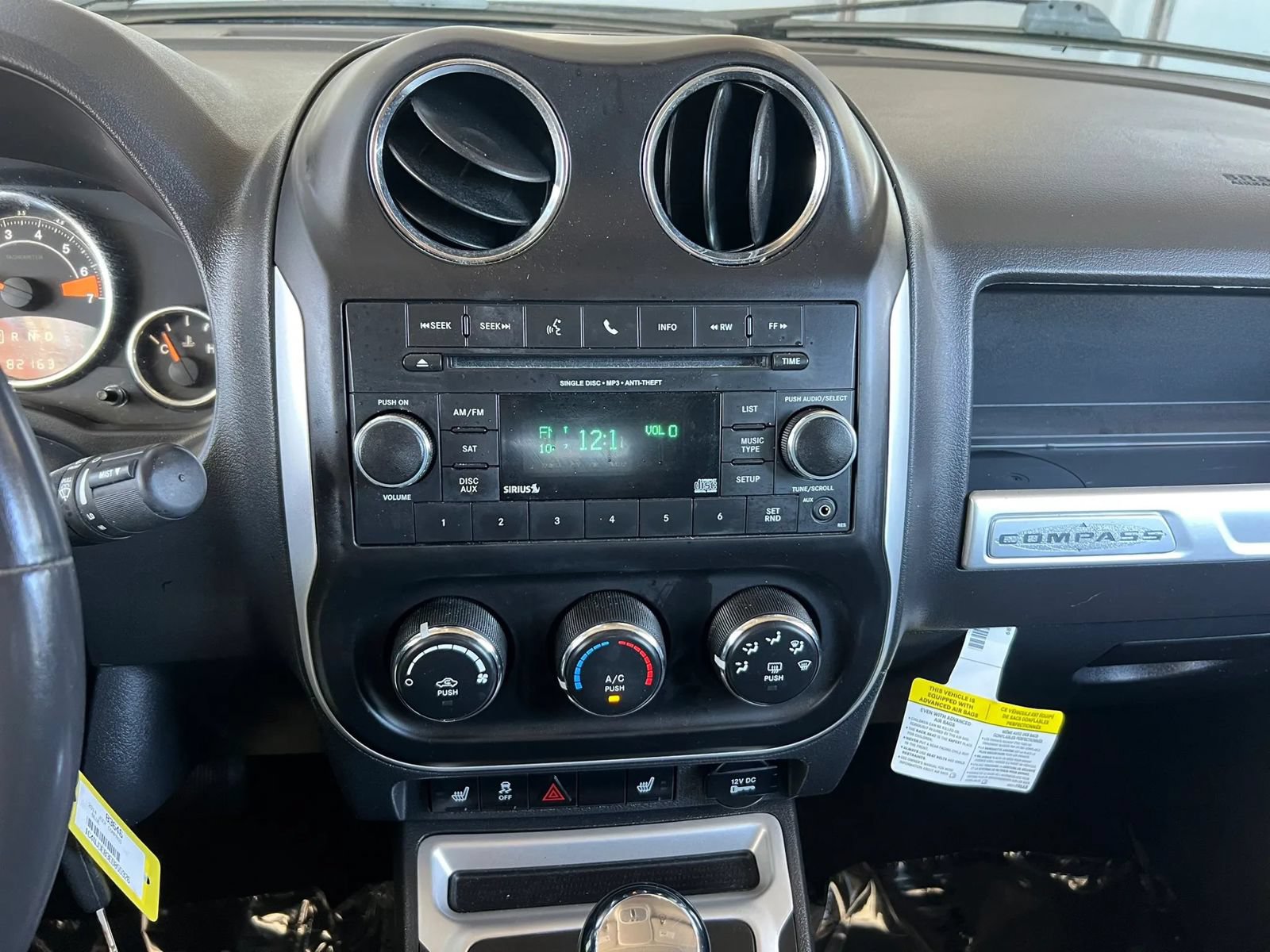 Used 2014 Jeep Compass Latitude w/ Sun/Sound Group AWD/4WD image 19