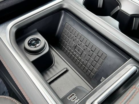 New 2025 Ford Expedition Active image 35