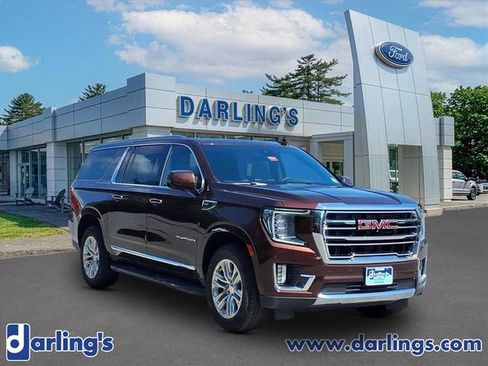 Used 2023 GMC Yukon XL SLT w/ SLT Premium Package AWD/4WD image 3