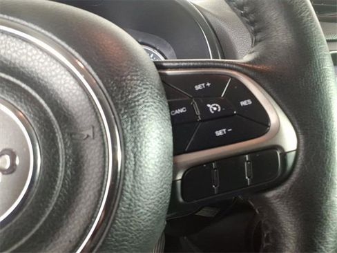 Used 2022 Jeep Renegade Limited image 28