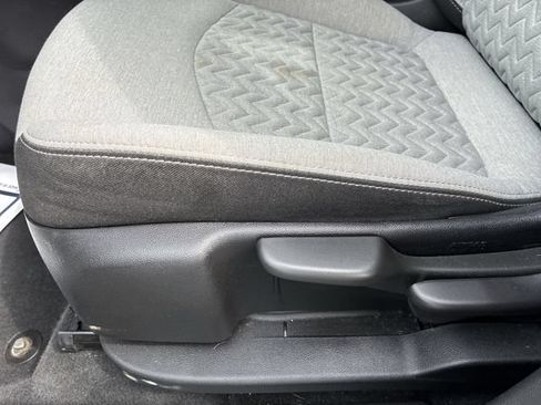 Used 2023 Chevrolet Equinox LS FWD image 12