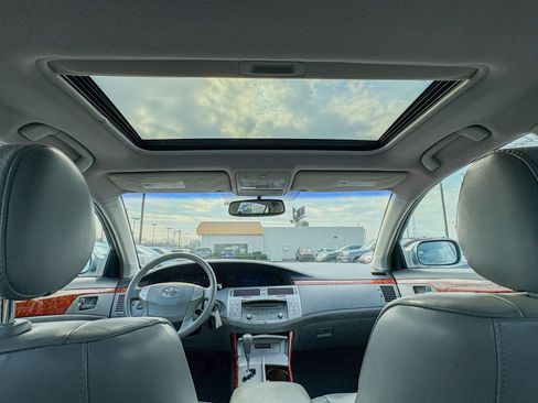 Used 2007 Toyota Avalon Touring image 2