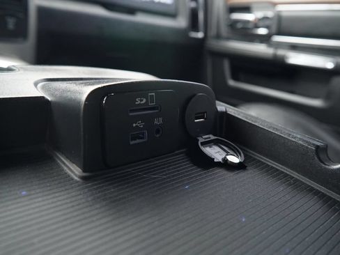 Used 2016 RAM 2500 Laramie w/ Convenience Group AWD/4WD image 17