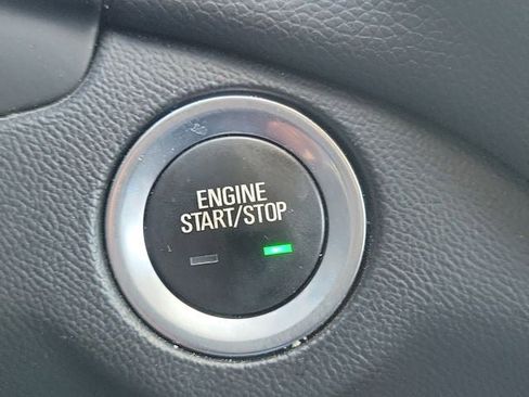 Used 2018 Chevrolet Equinox LT FWD image 14
