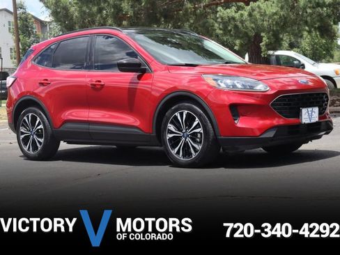 Used 2022 Ford Escape SE w/ SE Sport Appearance Package FWD image 1