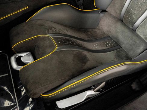 Used 2024 Lamborghini Huracan Sterrato image 35