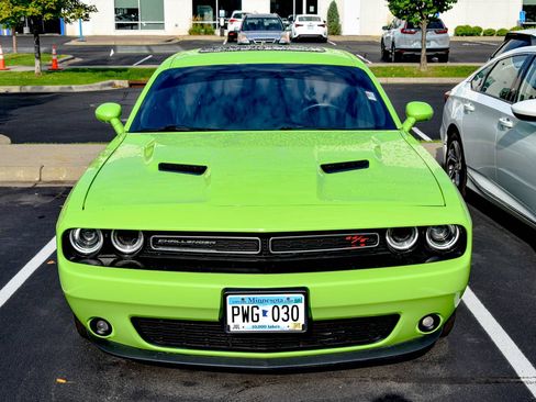 Used 2015 Dodge Challenger R/T Plus RWD image 2