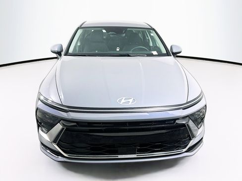 Used 2025 Hyundai Sonata SEL FWD image 2