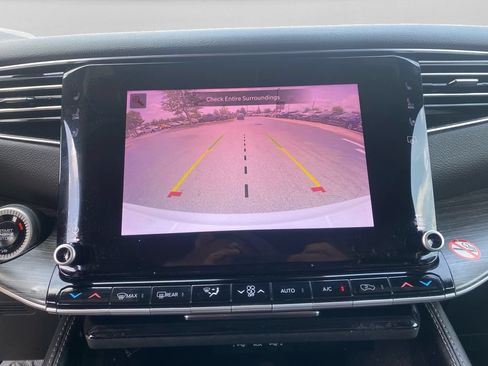 Used 2024 Jeep Wagoneer Series II w/ Flexible Seating Group RWD image 15