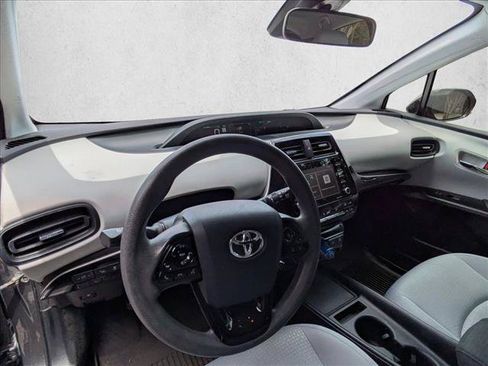 Used 2022 Toyota Prius LE FWD image 10
