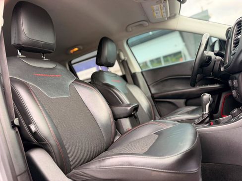 Used 2019 Jeep Compass Trailhawk AWD/4WD image 13