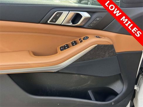 Used 2022 BMW X5 xDrive40i w/ Parking Assistance Package image 19