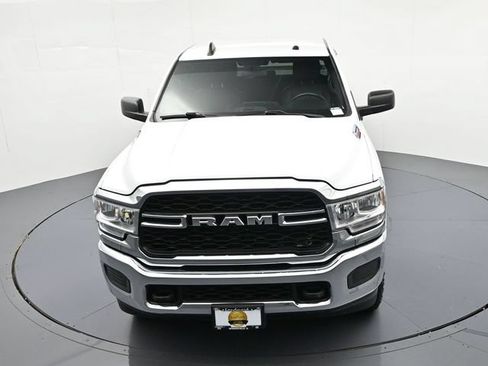 Used 2022 RAM 2500 Tradesman w/ Chrome Appearance Group AWD/4WD image 16