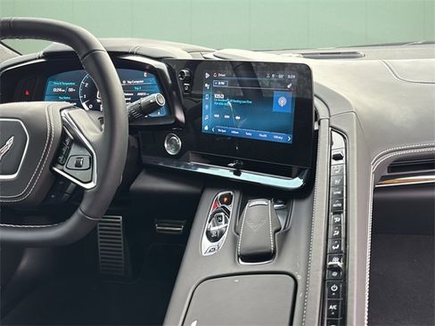 Used 2024 Chevrolet Corvette Stingray Premium Cpe w/ Z51 Performance Package image 20