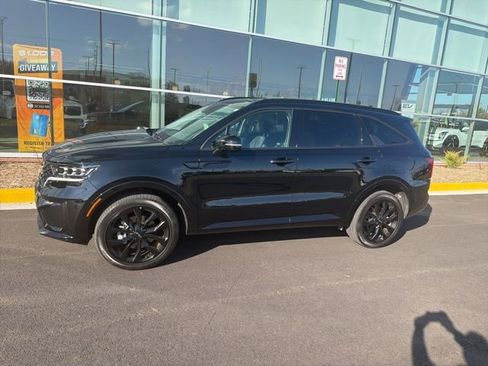 Certified 2023 Kia Sorento SX image 2