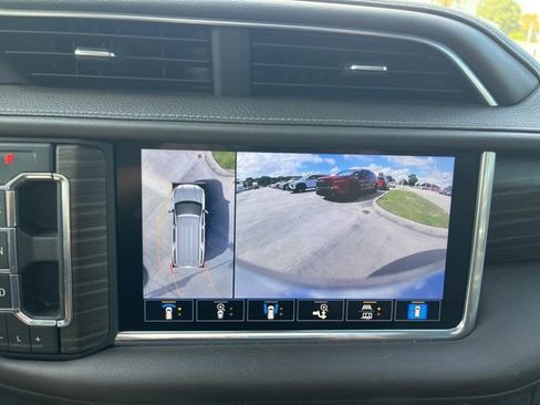 Used 2021 GMC Yukon XL Denali w/ Denali Premium Package image 26