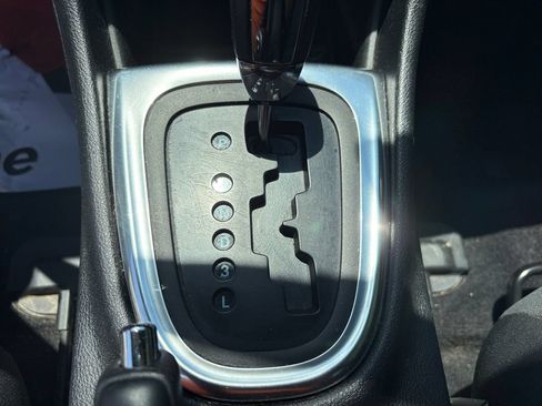 Used 2014 Dodge Avenger SE FWD image 21