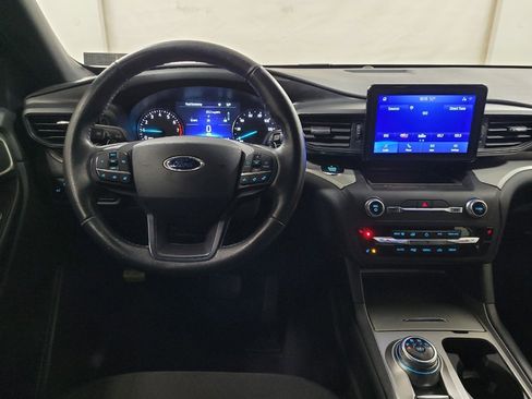 Used 2020 Ford Explorer XLT w/ Comfort Package image 22