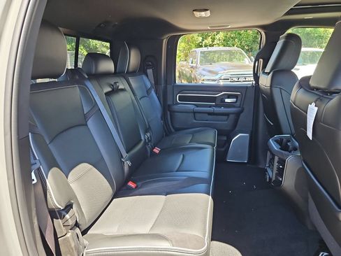 New 2026 RAM 2500 Laramie AWD/4WD image 15