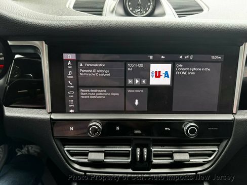 Used 2022 Porsche Macan AWD/4WD image 26