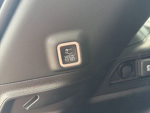 New 2025 Jeep Grand Cherokee Laredo X w/ Luxury Tech Group I image 5