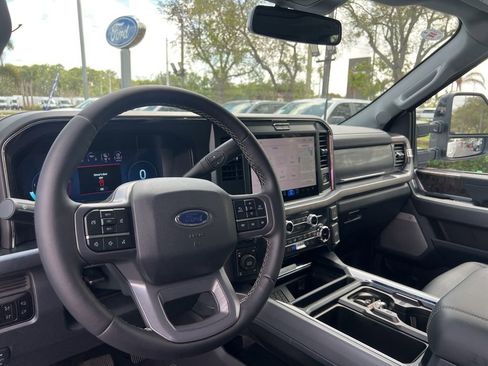 Used 2025 Ford F350 Lariat w/ Black Appearance Package image 9