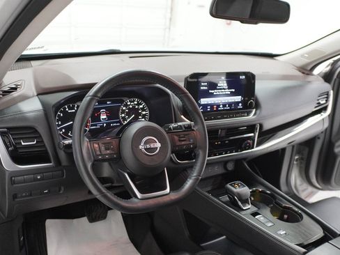 Used 2023 Nissan Rogue SL w/ SL Premium Package FWD image 7