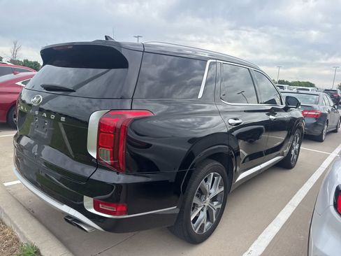 Used 2021 Hyundai Palisade Limited FWD image 3