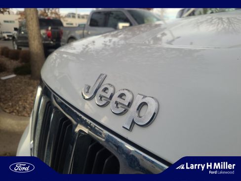 Used 2013 Jeep Grand Cherokee Limited w/ Trailer Tow Group image 23