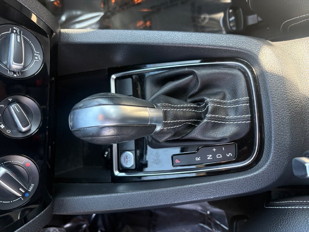 Used 2016 Volkswagen Jetta Sport FWD image 19