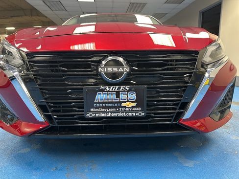 Used 2025 Nissan Altima 2.5 SV image 12