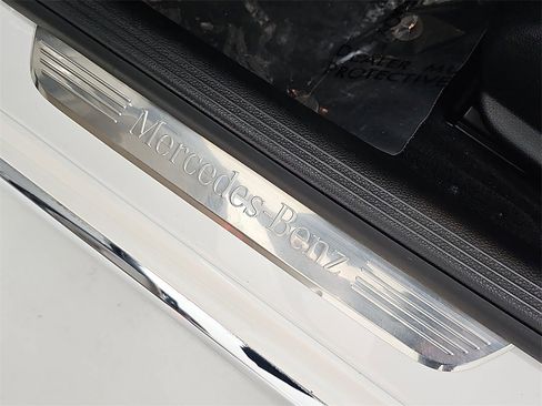 Used 2015 Mercedes-Benz C 300 Sedan image 34