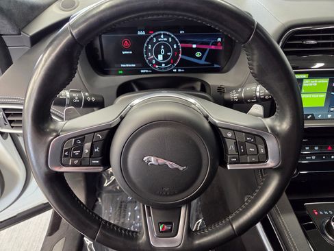 Used 2019 Jaguar F-PACE S AWD/4WD image 17