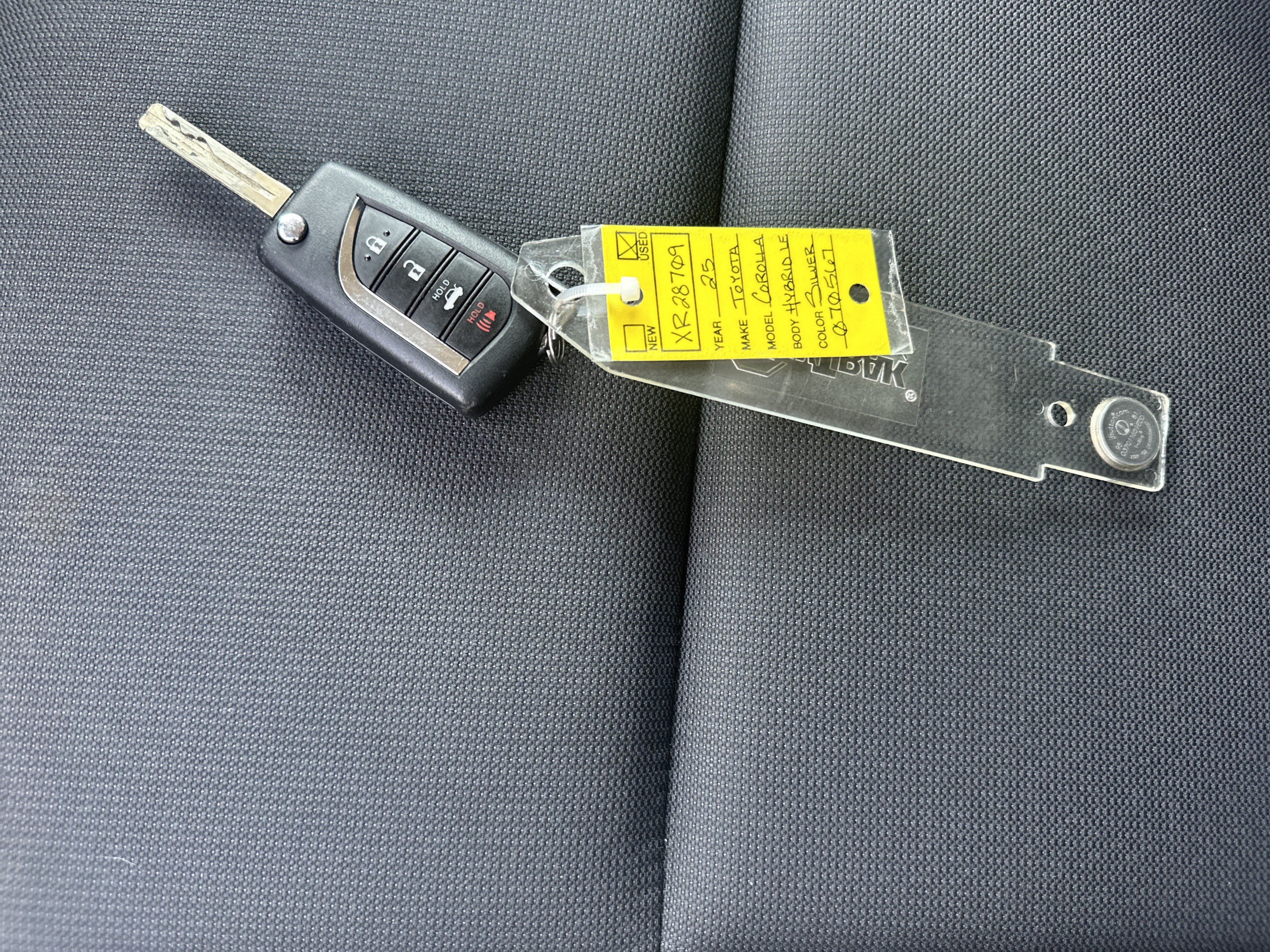 Used 2025 Toyota Corolla LE FWD image 37