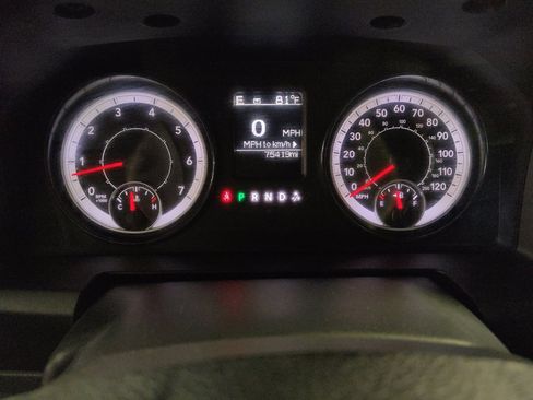 Used 2018 RAM 1500 Express RWD image 23