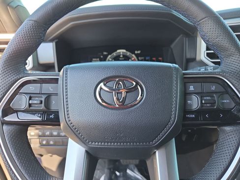 Used 2025 Toyota Sequoia Platinum AWD/4WD image 23