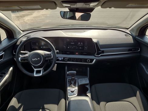 Used 2025 Kia Sportage LX image 21